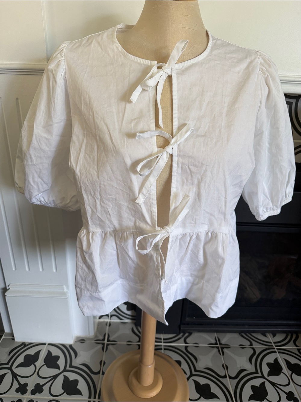 White open Tie-Front Puff Sleeve Top 100% cotton